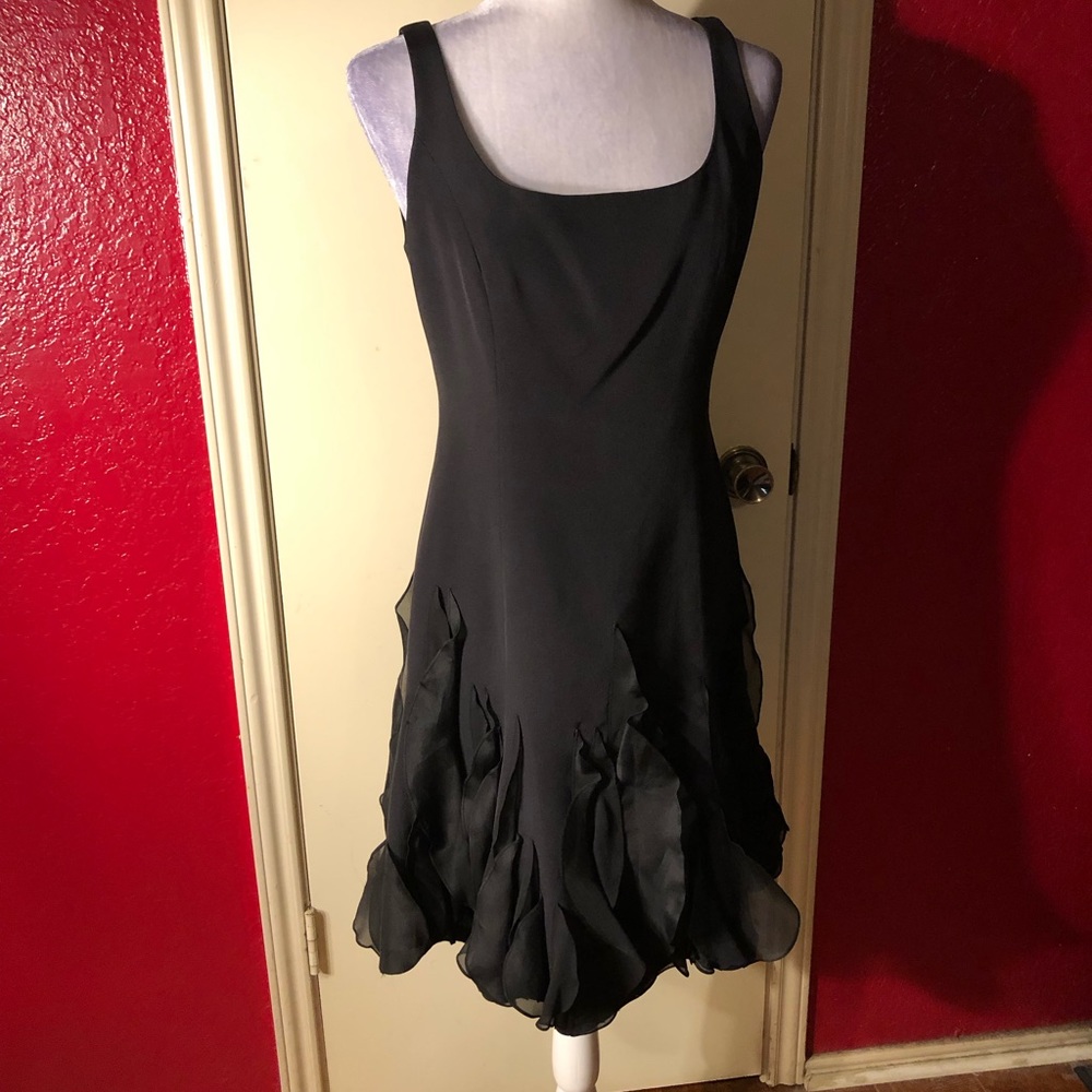 Teri Jon by Rickie Freeman 💯 Silk Dress with Ruffled Hem